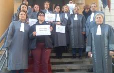 Protest spontan la Judecătoria Dorohoi. Grefierii au oprit astăzi lucrul