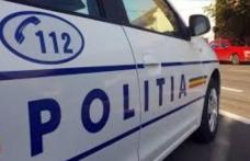 Tânăr drogat, urmărit în trafic de Poliție, prins după ce s-a proptit cu mașina într-un șanț