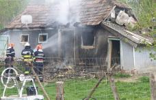 Incendiu la Brăești! Un tânăr de 29 ani și-a incendiat bunurile dintr-o cameră după o ceartă cu soția - FOTO