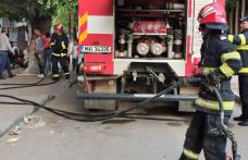 Incendiu izbucnit într-o garsonieră situată la etajul 4 al unui bloc. Zeci de persoane s-au autoevacuat - FOTO