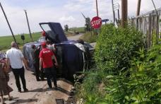 Accident grav pe un drum din județ! Două persoane au fost rănite