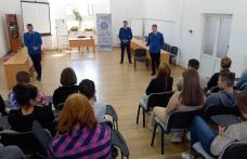 Activități preventiv-educative a jandarmilor organizate la Grupul Școlar „Dr. Mihai Ciucă” Săveni