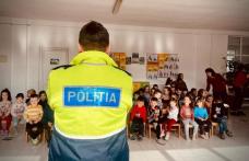 Polițiștii botoșăneni prezenți în mijlocul copiilor - FOTO