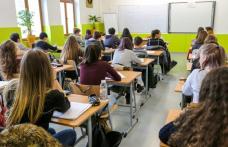 Elevii vor fi rotiți în bănci la fiecare modul. Cum motivează Ministerul Educației această propunere