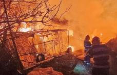 Un incendiu violent a mistuit o întreagă gospodărie din localitatea Suharău - FOTO