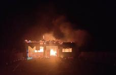 O familie a rămas fără casă în prag de sărbători în urma unui incendiu