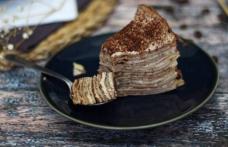 Tort cu clătite în stil Tiramisu