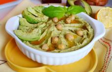 Humus cu avocado