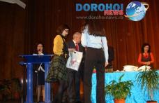 Botoşănence premiate de prefect pentru performanţă în limbi clasice - FOTO