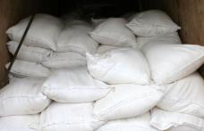 Zeci de saci cu zahăr fără documente confiscaţi de polișiștii de frontieră dorohoieni la Mihăileni