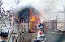 Gospodărie incendiată de un fumător neglijent