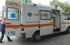 O femeie din Vârfu Câmpului a ajuns la spital cu picioarele taiate de o motocoasă