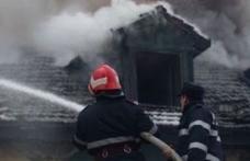 Bătrână decedată într-un incendiu generat de un coș de fum neprotejat termic