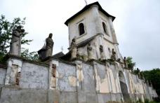 Biserica de la Hilişeu Crişan unică în lume - jumătate ortodoxă, jumătate catolică