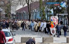 Sute de credincioși prezenți la procesiunea organizată în ajunul Floriilor, la Dorohoi - Sâmbăta lui Lazăr - FOTO