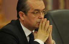 Emil Boc, acuzat de uzurpare de calităţi oficiale. Ar putea fi condamnat la trei ani de închisoare