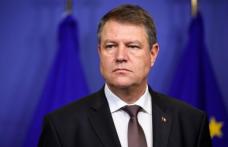 Gafă la Cotroceni: Anestezist cercetat penal pentru luare de mită, decorat de preşedintele Iohannis