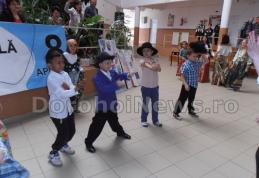 Ziua Internaţioală a Rromilor sărbătorită la Şcoala Gimnazială „Ştefan cel Mare” Dorohoi - FOTO