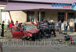 Șapte persoane rănite în urma unui grav accident rutier între trei autoturisme și o căruță - FOTO