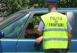 Autoturism radiat din circulaţie şi certificat de înmatriculare fals, descoperite de poliţiştii de frontieră