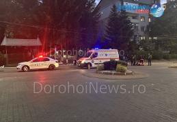 Bărbat ajuns în stare gravă la spital după ce a căzut pe Bulevardul Victoriei din Dorohoi și s-a lovit puternic la cap - FOTO