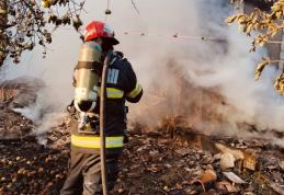 O țigară aprinsă aruncată la întâmplare a provocat un incendiu care a cuprins o locuință din Albești
