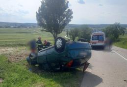 Accident la Cătămărăști Deal! Un tânăr de 20 de ani a avut nevoie de îngrijiri medicale după ce s-a răsturnat cu mașina