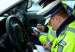 Aproximativ 50 de permise de conducere și certificate de înmatriculare reținute de polițiști în weekendul care a trecut