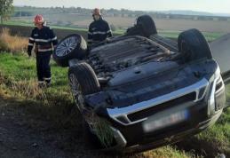 Accident la Dorohoi! O femeie și fiul ei au ajuns la spital după ce s-au răsturnat cu mașina - FOTO