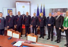 Pompieri botoșăneni avansați în grad de Ziua Protecției Civile din România - FOTO