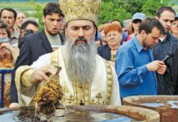 Izvorul Tămăduirii. Mănăstirea din România unde există un izvor cu apă vindecătoare