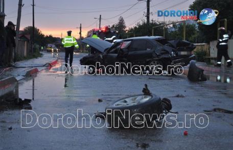 Accident deosebit de grav în Dorohoi: Mașină scăpată de sub control intrată într-un grup tineri și o conductă de gaze - FOTO