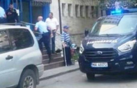 S-a dat alarma în urmă cu puțin timp la Spitalul Județean Botoșani, unde un pacient a intrat cu un pistol în salon