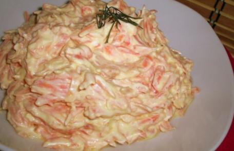 Salată turcească cu morcovi și iaurt