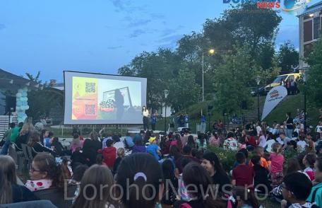 O seară de film pentru micii dorohoieni - FOTO