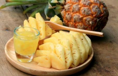 Beneficii pentru sănătate oferite de ceaiul de ananas