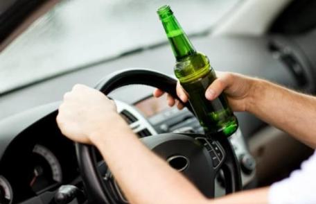 Șofer cu alcoolemie uriașă, scos din trafic de polițiști