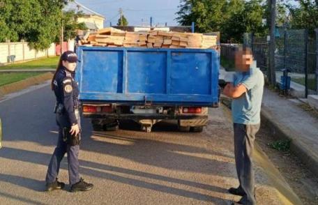 Acțiune pentru siguranța cetățenilor, la Săveni. Polițiștii au descoperit material lemnos fără documente 