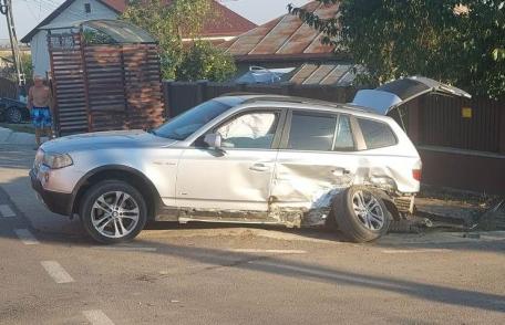 Coliziune între două mașini la Flămânzi. O femeie a ajuns la spital - FOTO