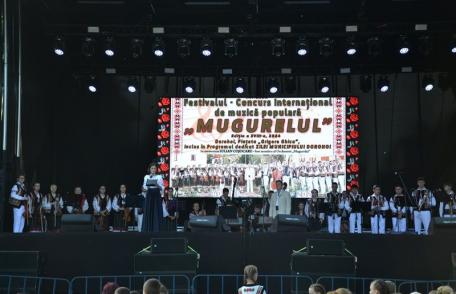 Prima zi a ediției de majorat a Festivalului „Mugurelul” a debutat cu succes la Dorohoi - FOTO