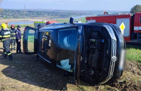 Mașină răsturnată în urma unui accident petrecut în Răchiți