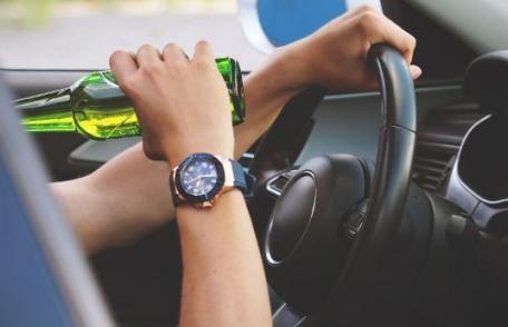 Șofer cu alcoolemie de 1,03 mg/l scos din trafic de polițiști 