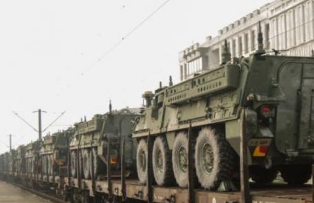 „Doamne fereşte! Astea sunt pentru război?” Un transport de zeci de tancuri şi maşini de război a tranzitat gara din Deva