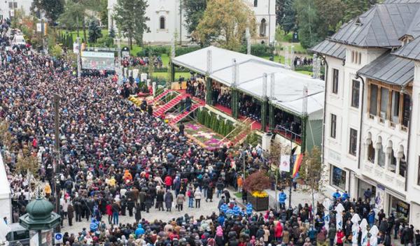 hramul Sfintei Cuvioase Parascheva de la Iasi 001