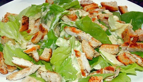 Salata-Caesar-cu-piept-de-pui